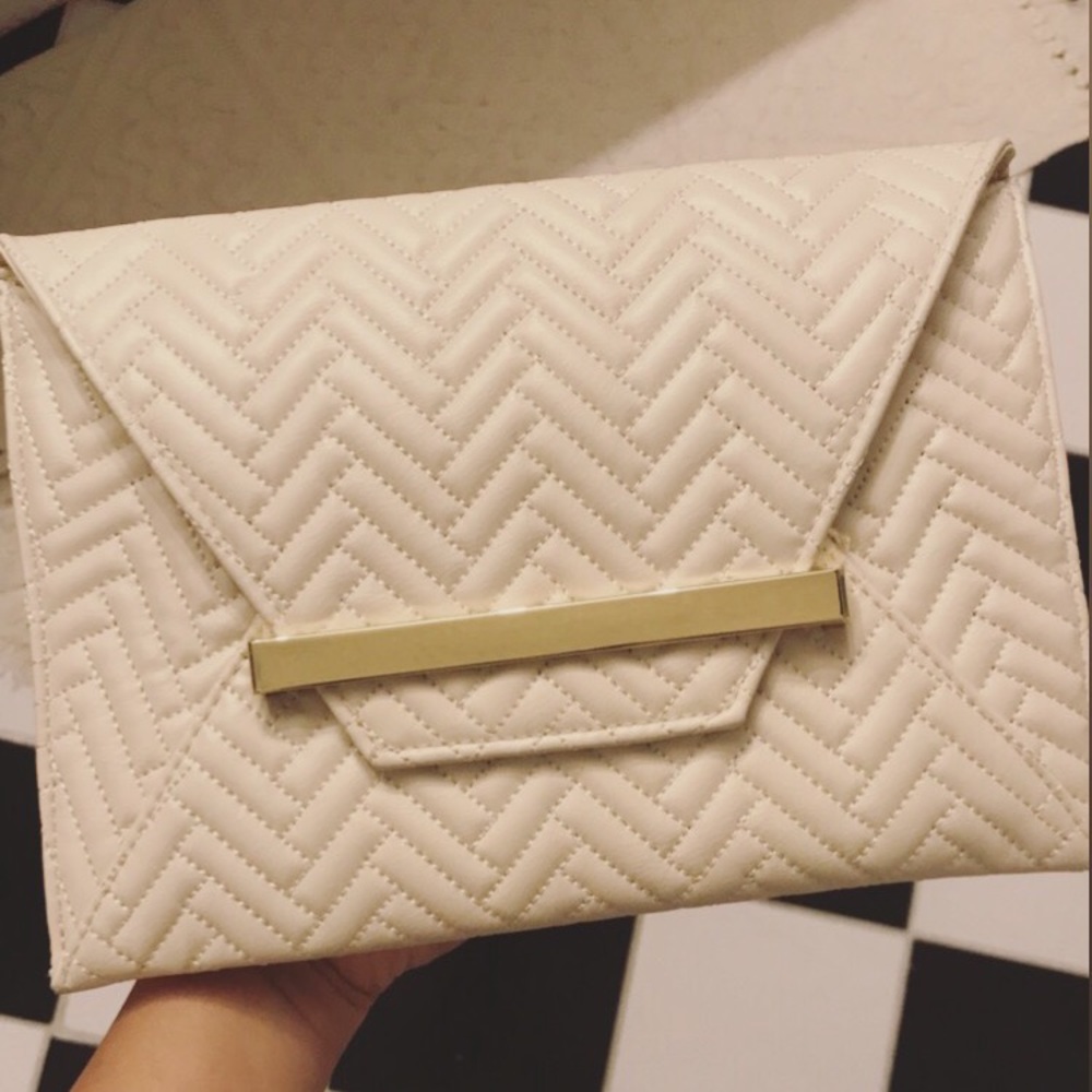Ivory Clutch with Removable Gold Strap EUC